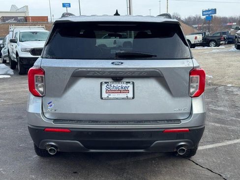 Used 2024 Ford Explorer XLT w/ Equipment Group 202A image 5