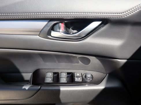 Used 2019 MAZDA CX-5 Touring image 9