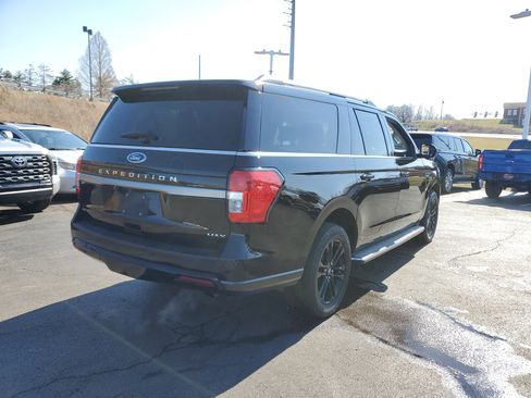 Used 2023 Ford Expedition Max XLT image 4