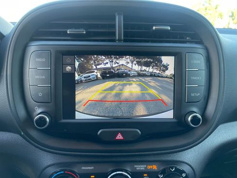 Used 2025 Kia Soul LX w/ LX Technology Package image 21