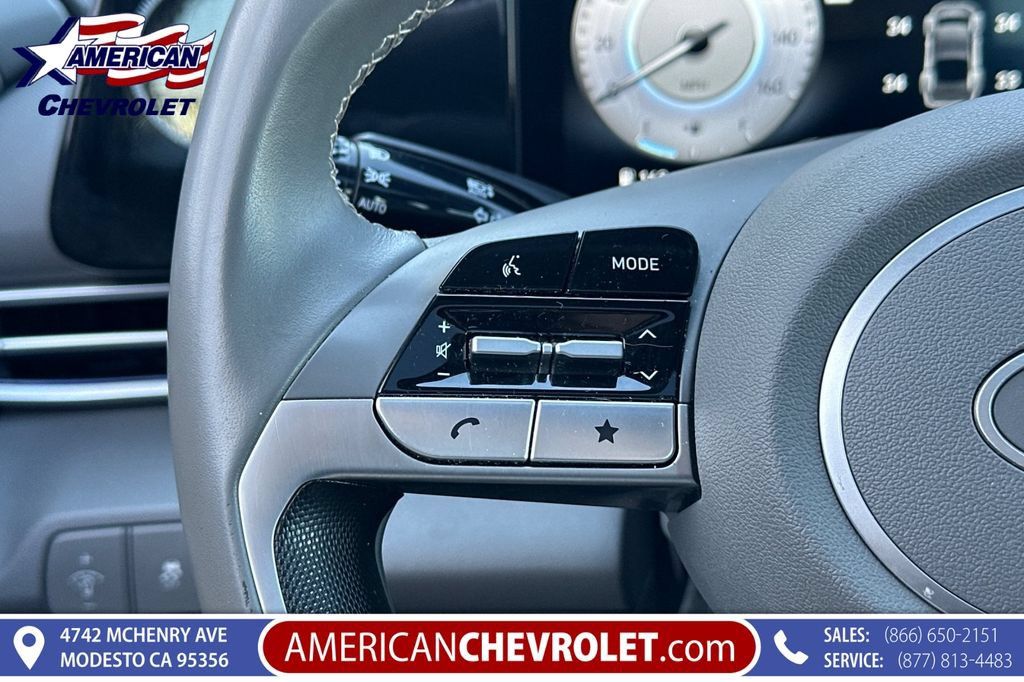 Used 2025 Hyundai Elantra SEL FWD image 32