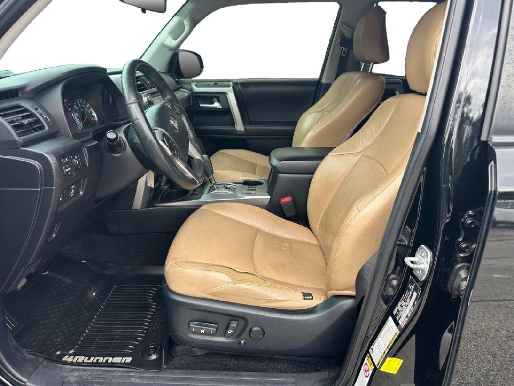 Used 2017 Toyota 4Runner SR5 AWD/4WD image 11