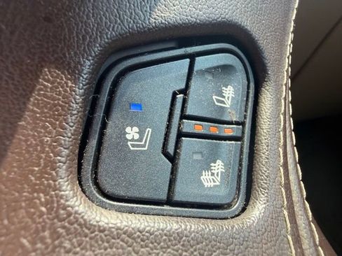 Used 2017 Chevrolet Tahoe Premier AWD/4WD image 45
