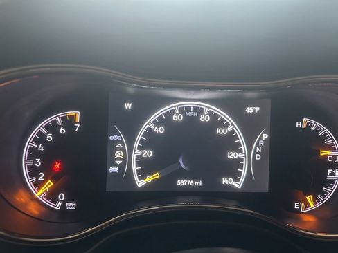 Used 2021 Jeep Grand Cherokee Laredo image 14