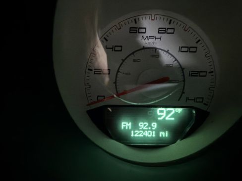 Used 2011 Dodge Challenger image 9