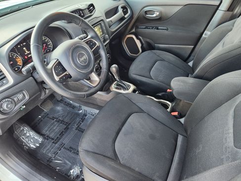 Used 2016 Jeep Renegade Latitude w/ Popular Equipment Group image 14