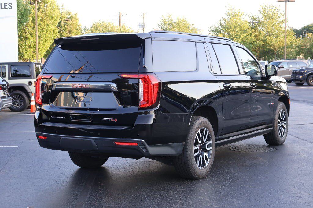 Used 2023 GMC Yukon XL AT4 w/ AT4 Premium Package AWD/4WD image 7