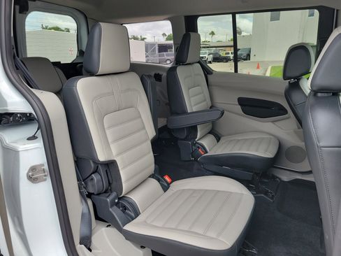 Used 2023 Ford Transit Connect XLT FWD image 14