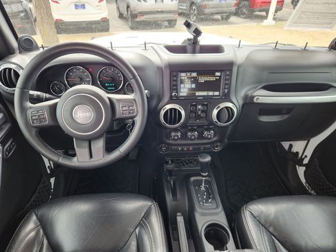Used 2013 Jeep Wrangler Unlimited Sahara w/ Dual Top Group image 9