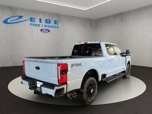 New 2026 Ford F250 Lariat w/ Black Appearance Package AWD/4WD image 8
