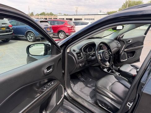 Used 2018 Jeep Compass Limited w/ Navigation Group AWD/4WD image 11