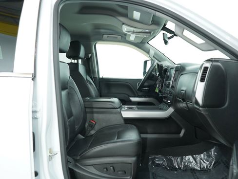 Used 2019 Chevrolet Silverado 2500 LTZ image 11