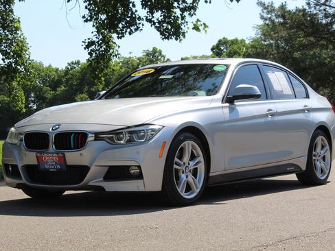 Used 2016 BMW 328i xDrive Sedan AWD/4WD image 3