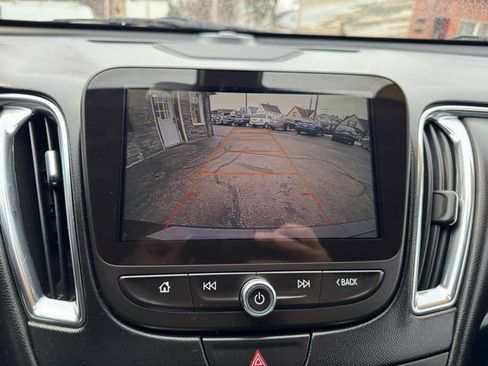 Used 2016 Chevrolet Malibu LT w/ Leather Package image 17