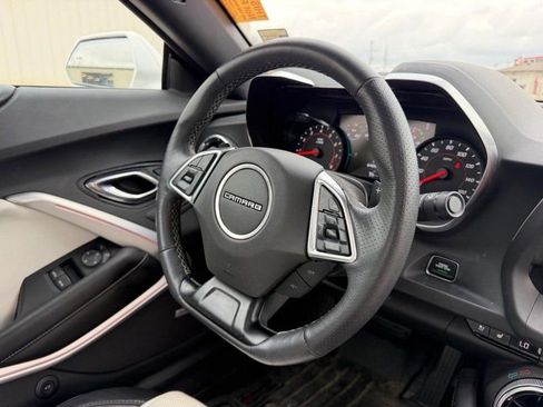 Used 2018 Chevrolet Camaro LT image 9