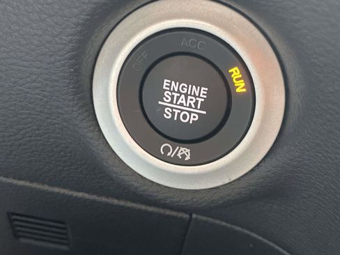 New 2026 Chrysler Pacifica Select image 6