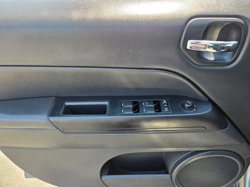 Used 2014 Jeep Patriot Sport AWD/4WD image 18