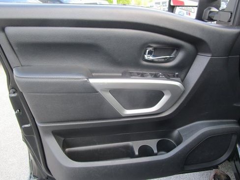 Used 2017 Nissan Titan PRO-4X image 25