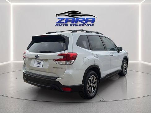 Used 2019 Subaru Forester Premium AWD/4WD image 7