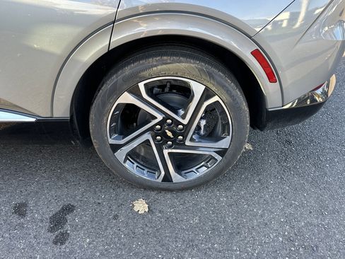 New 2026 Chevrolet Equinox EV LT w/ Convenience Package II image 25