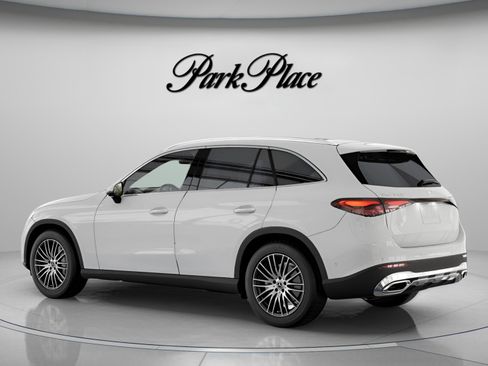 Used 2026 Mercedes-Benz GLC 300 image 12