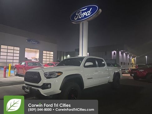 Used 2023 Toyota Tacoma TRD Off-Road w/ Technology Package image 5