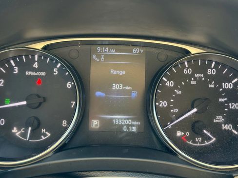 Used 2014 Nissan Rogue SL w/ SL Premium Package image 27