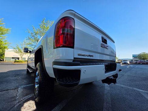 Used 2016 GMC Sierra 3500 Denali w/ Duramax Plus Package image 11