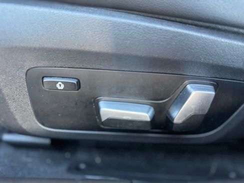 Used 2019 BMW 330i Sedan w/ Driving Assistance Package image 12