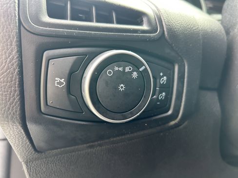 Used 2018 Ford Focus SE image 20