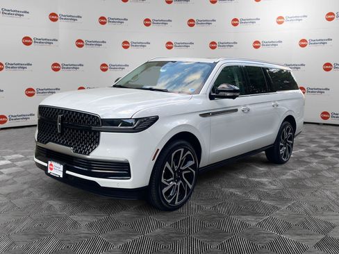 New 2026 Lincoln Navigator L Reserve AWD/4WD image 1