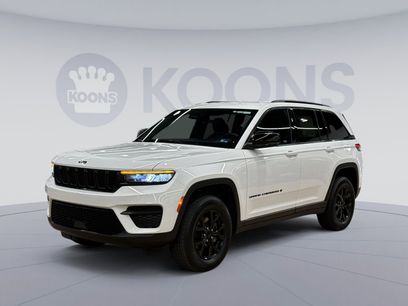 Used 2025 Jeep Grand Cherokee Altitude