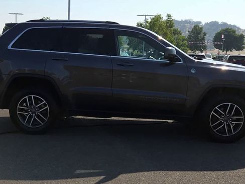 Used 2020 Jeep Grand Cherokee Laredo w/ Quick Order Package 2BN North AWD/4WD image 9