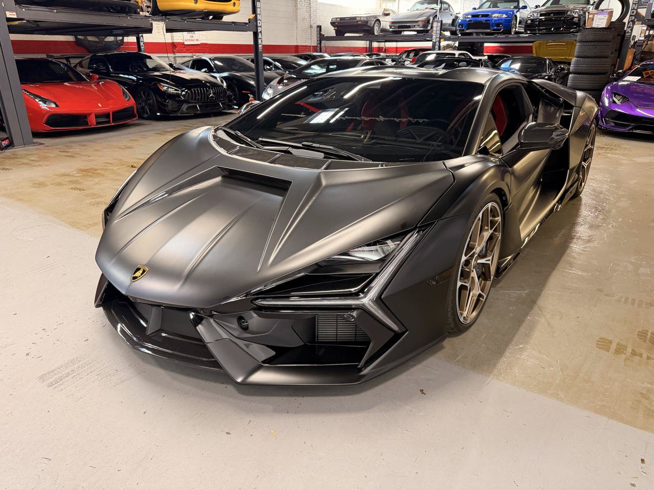 Used 2024 Lamborghini Revuelto AWD/4WD image 12