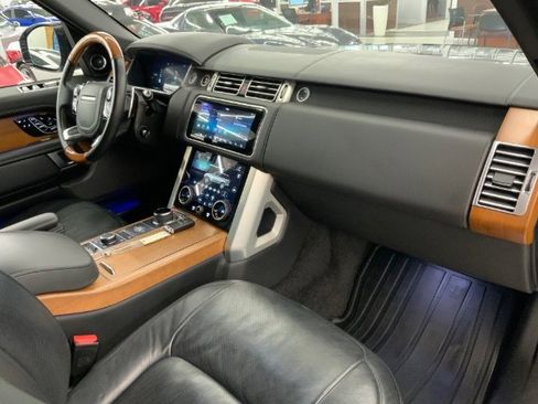 Used 2019 Land Rover Range Rover Long Wheelbase Autobiography image 9