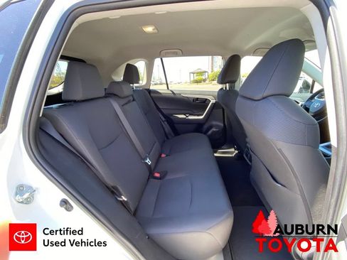 Certified 2022 Toyota RAV4 LE w/ Carpet Mat Package (TMS) AWD/4WD image 18