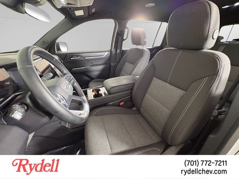 Used 2025 GMC Acadia Elevation image 10