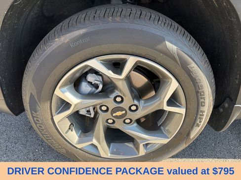 Used 2025 Chevrolet Trax LT w/ Driver Confidence Package FWD image 2