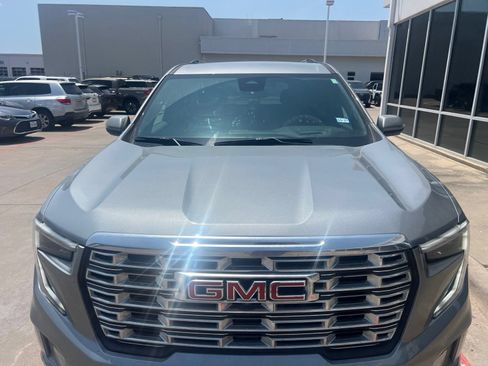 Used 2024 GMC Acadia Denali FWD image 3