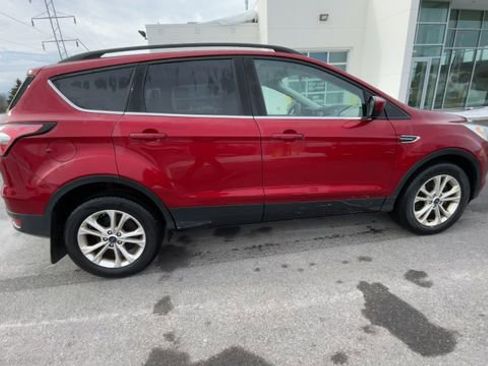 Used 2018 Ford Escape SEL image 10