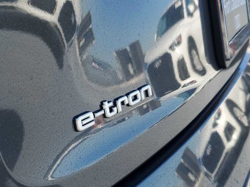 Certified 2023 Audi e-tron Premium Plus w/ Premium Plus Package image 10