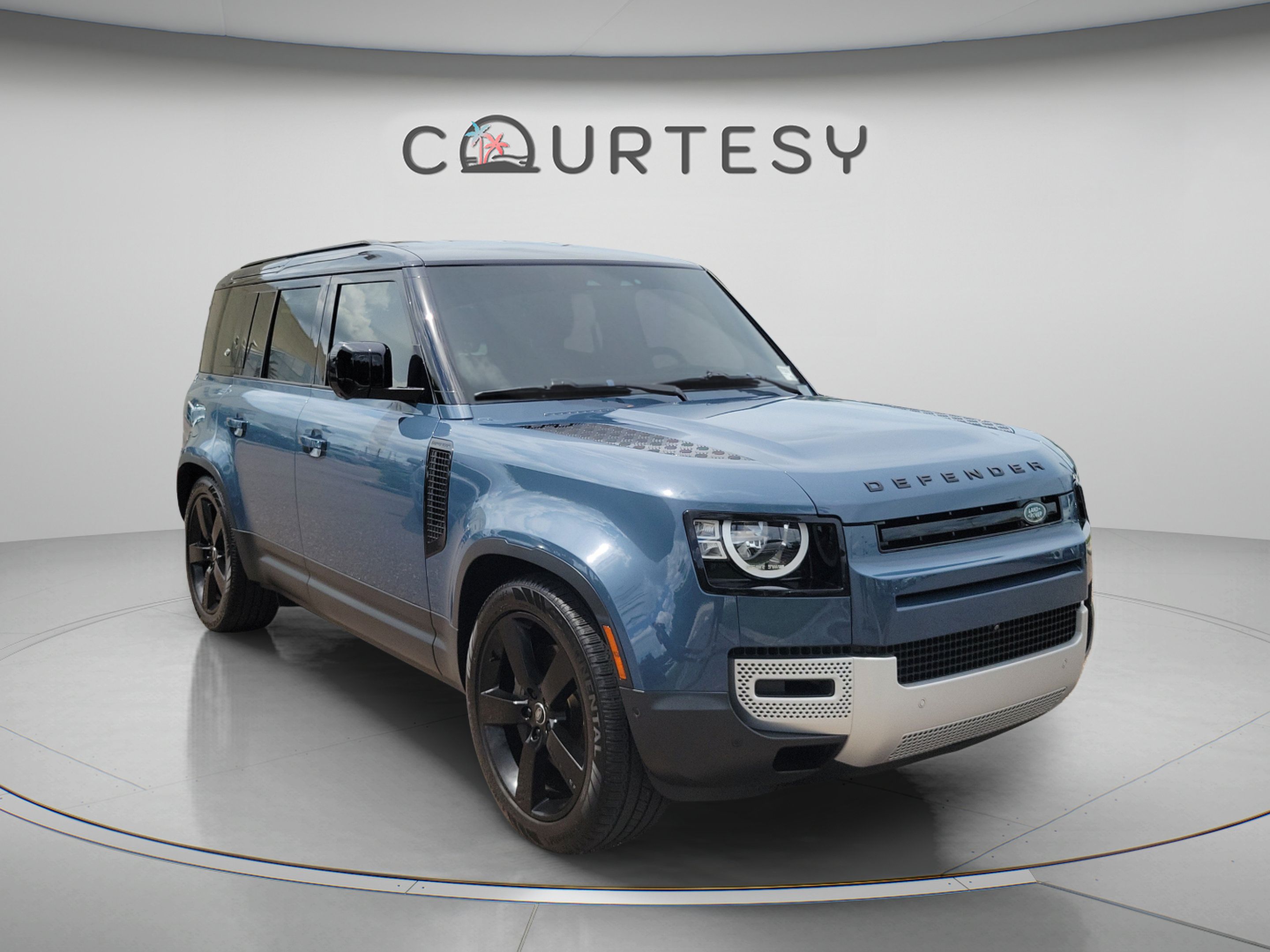 Used 2023 Land Rover Defender 110 S AWD/4WD image 13