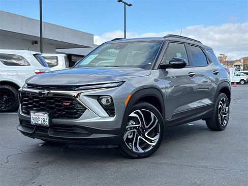 Used 2026 Chevrolet TrailBlazer RS w/ Driver Confidence Package image 2