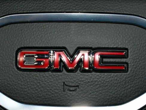 Used 2025 GMC Sierra 1500 AT4 w/ AT4 Premium Package image 29