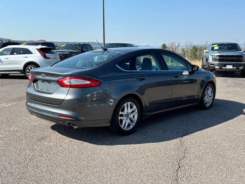 Used 2016 Ford Fusion SE FWD image 5