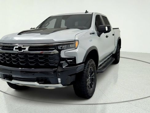 Used 2025 Chevrolet Silverado 1500 ZR2 w/ Technology Package AWD/4WD image 8
