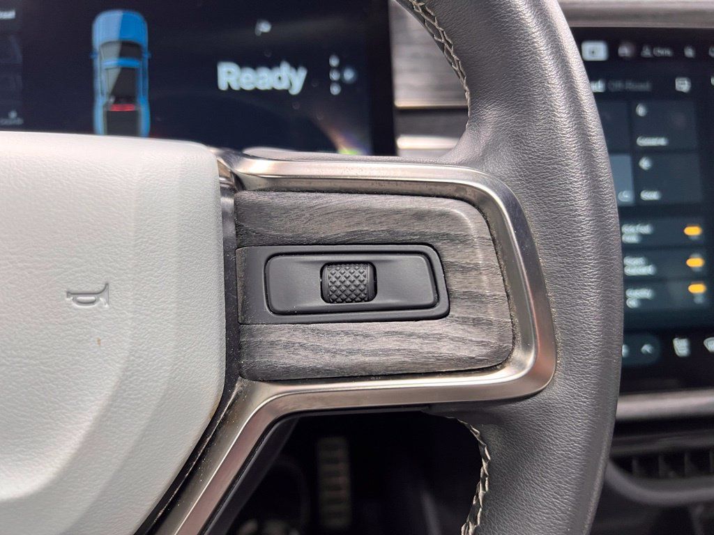Used 2022 Rivian R1T Adventure AWD/4WD image 19