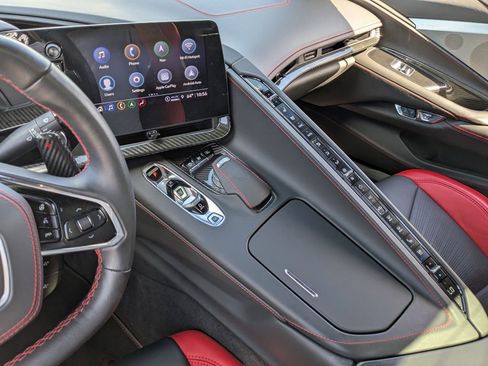 Used 2022 Chevrolet Corvette Stingray Premium Conv w/ Z51 Performance Package image 23