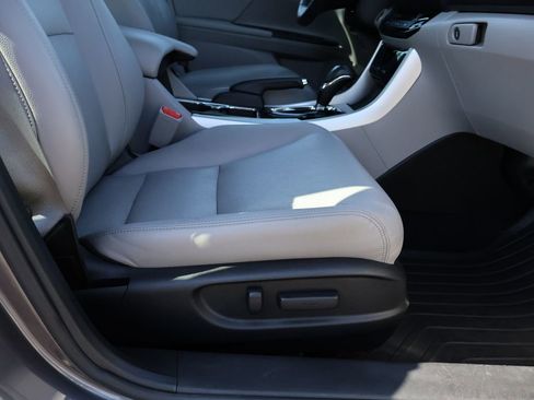 Used 2017 Honda Accord EX-L image 10
