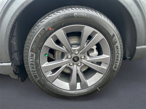 New 2025 Ford Explorer Active w/ Active Comfort Package image 9